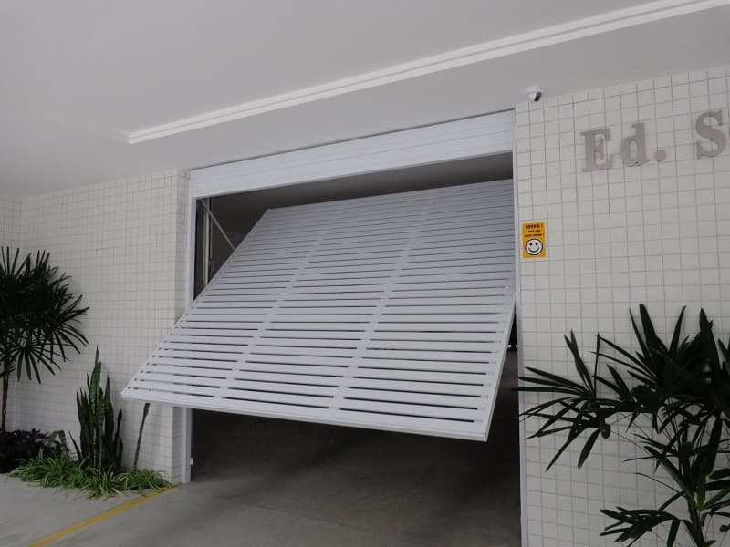 Instalação de motor em portão basculante em Piracicaba — imagem 3